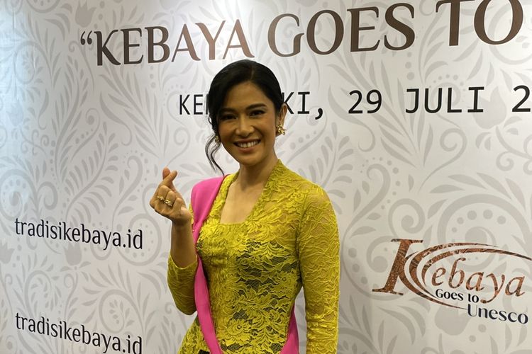 Dian Sastro saat ditemui pada acara Kebaya Goes to UNESCO di kawasan Thamrin, Jakarta Pusat, Jumat (29/7/2022). 