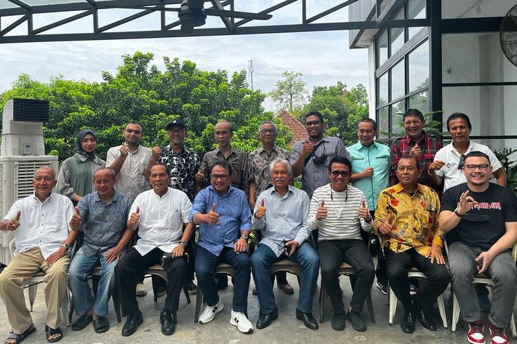 Musyawarah Ikatan Alumni Fakultas Ekonomi dan Bisnis Universitas Sumatera Utara (IKA FEB USU) memutuskan untuk memilih Agus Dwi Handaya sebagai Ketua Umum IKA FEB USU.