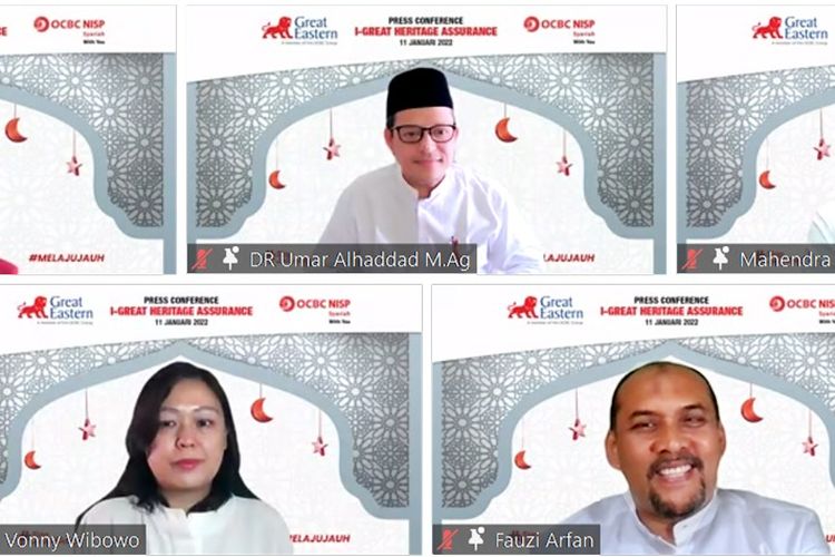 Jajaran OCBC NISP, Great Eastern Life Indonesia serta Dewan Pengawas Asuransi Syariah berfoto bersama dalam peluncuran produk i-Great Heritage Assurance secara virtual, di Jakarta, Selasa (11/1/2022).