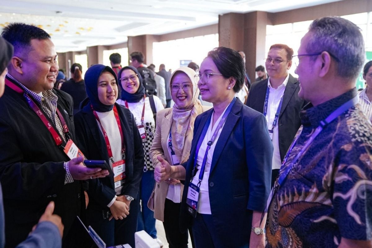 Peserta dan pelaku industri berinteraksi dalam rangkaian BATIC 2026 di Nusa Dua, Bali. Forum tersebut mempertemukan pelaku industri digital dan enterprise dari berbagai negara serta membuka ruang pertukaran dan kolaborasi.