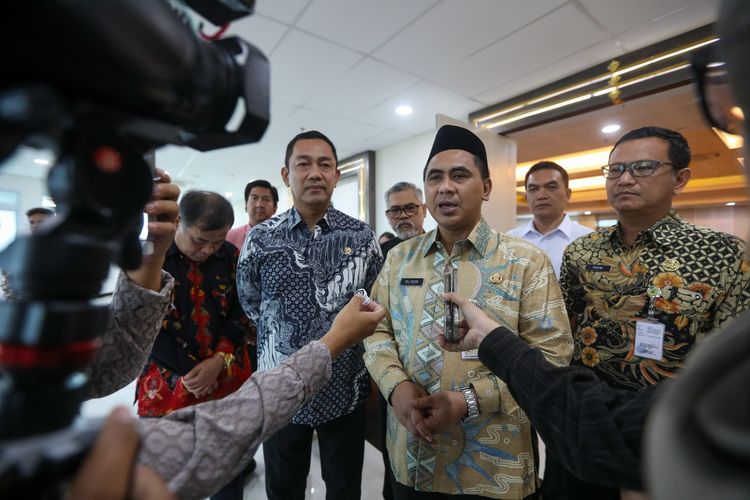 Kepala Lembaga Kebijakan Pengadaan Barang/Jasa Pemerintah (LKPP) Hendrar Prihadi menghadiri acara Peningkatan Tata Kelola Pengadaan Barang/Jasa Pemerintah melalui Konsolidasi Pengadaan di Provinsi/Kota/Kabupaten Wilayah Jawa Tengah, di Kantor Gubernur Jawa Tengah, Semarang, Kamis, (19/6/2025).