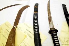 Keluyuran Bawa Pedang, Warga di Lampung Dimarahi Polisi