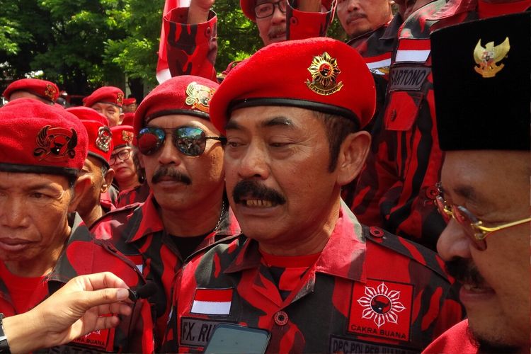 Ketua Dewan Pimpinan Cabang (DPC) PDI-P Kota Surakarta, FX Hadi Rudyatmo di Benteng Vastenburg Solo, Jawa Tengah, Minggu (8/3/2020).