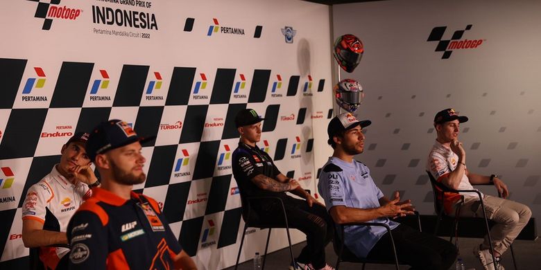 Brad Binder, Marc Marquez, Enea Bastianini, Fabio Quartararo, dan Pol Espargaro, saat menghadiri konferensi pers perdana menjelang MotoGP Mandalika 2022, Kamis (17/3/2022) sore WITA.