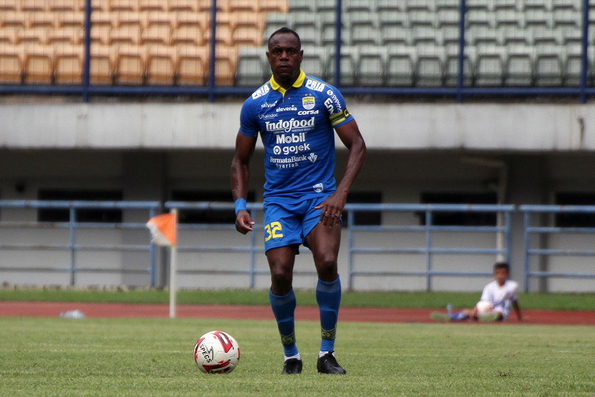 Bek Persib Bandung, Victor Igbonefo. 