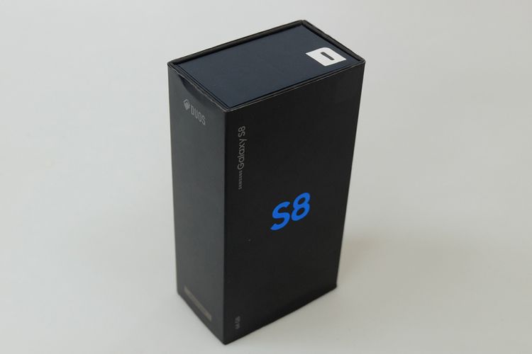 Kotak paket pembelian Samsung Galaxy S8