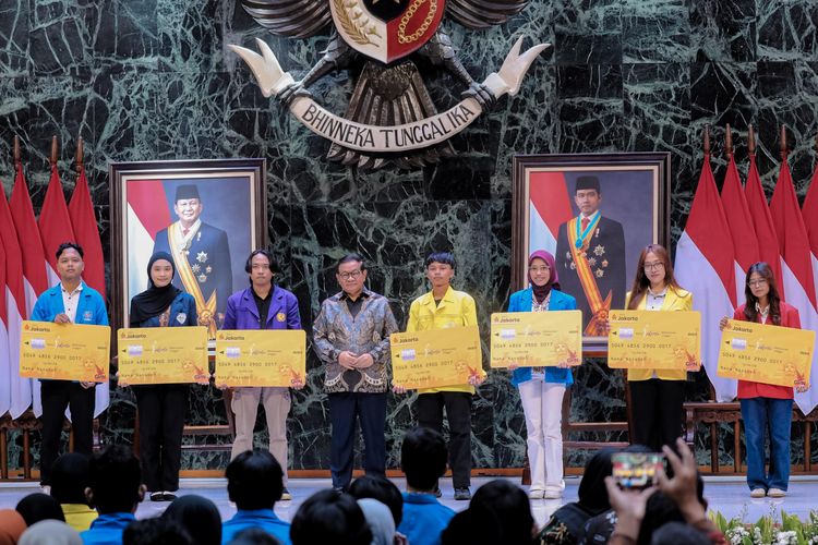 Gubernur DKI Jakarta Pramono Anung Wibowo dalam Forum Orientasi Penerima Baru Kartu Jakarta Mahasiswa Unggul (KJMU) Tahap II Tahun 2025 di Jakarta, Kamis (19/2/2026).