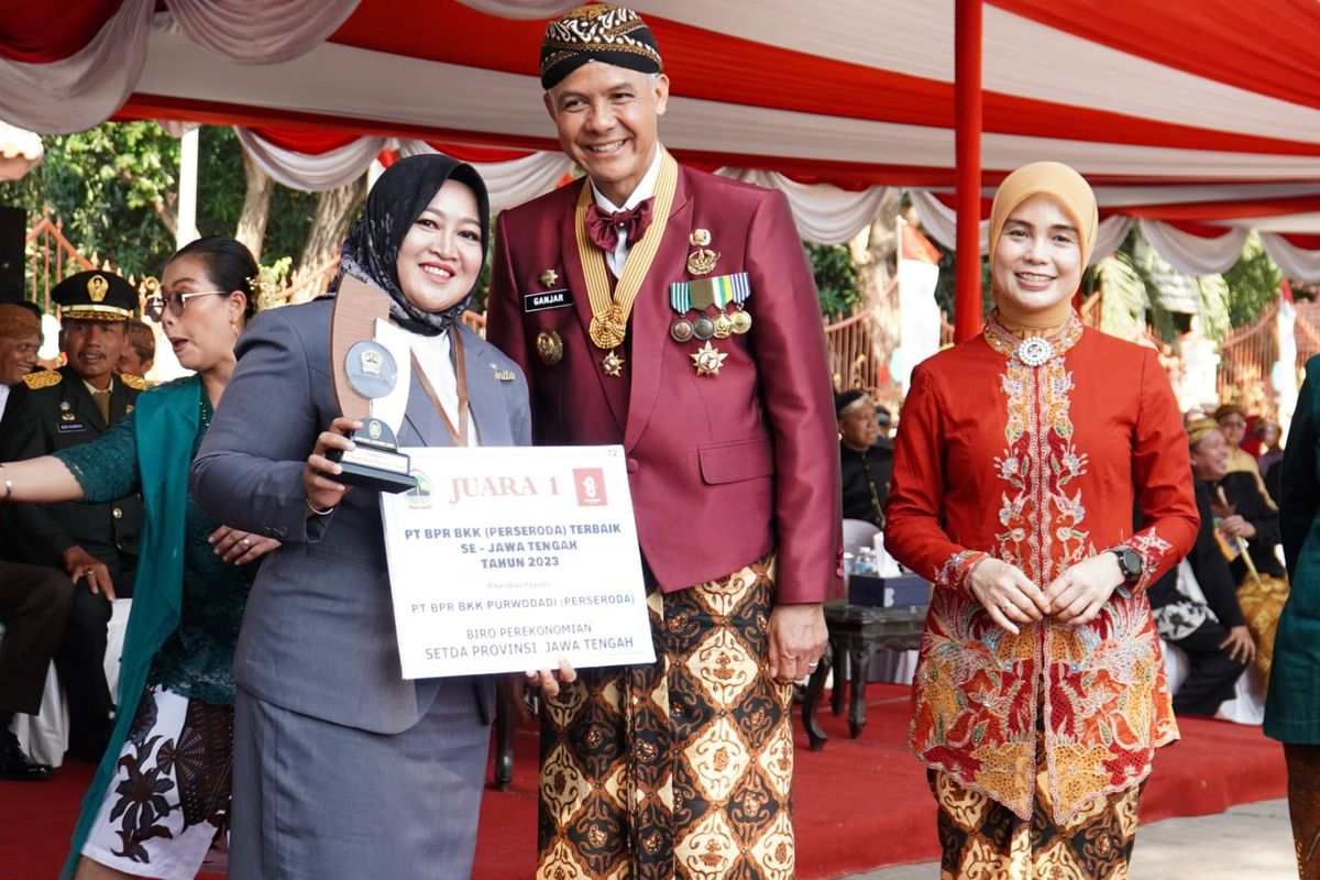  PT BPR BKK Purwodadi (Perseroda) meraih juara pertama kategori BPR BKK terbaik se-Jawa Tengah tahun 2023 oleh Pemerintah Provinsi Jateng.