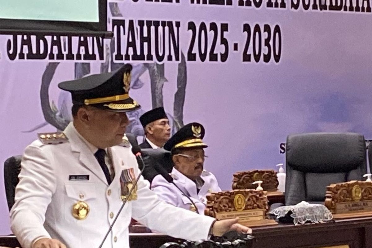 Wali Kota Surabaya, Eri Cahyadi, di DPRD Surabaya, Senin (3/3/2025).