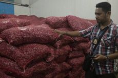 Polisi Gerebek Lokasi Penimbunan 15 Ton Bawang Merah di Ambon