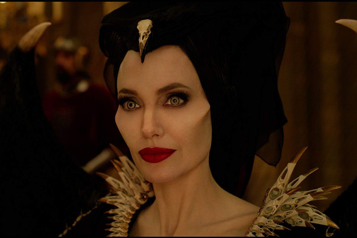 Angelina Jolie dalam film Maleficent: Mistress of Evil.