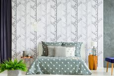 Cara Membersihkan Wallpaper Vinyl yang Kotor dan Timbul Bercak