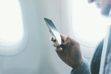 Benarkah Tidak Boleh Menggunakan Ponsel Saat Pesawat Isi Bahan Bakar?