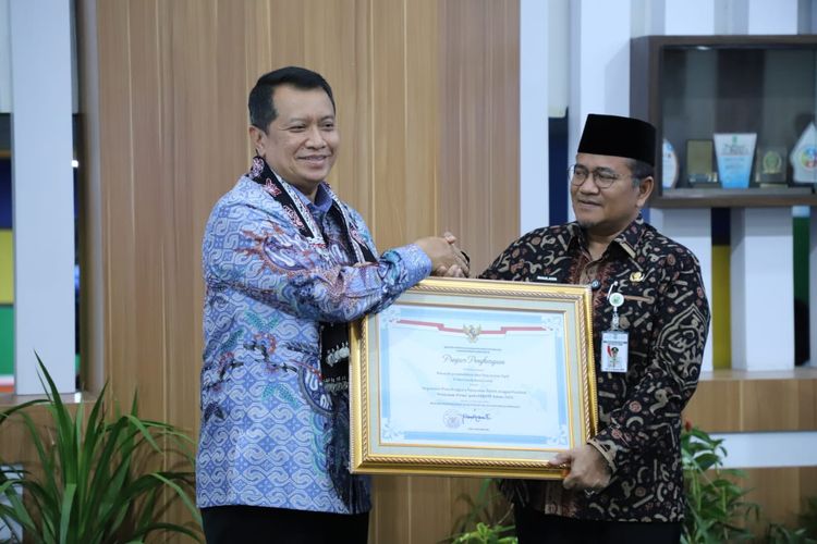 Wakil Menteri Pendayagunaan Aparatur Negara dan Reformasi Birokrasi (PANRB) Purwadi Arianto dalam kegiatan peninjauan MPP Kota Jambi, Rabu (17/9/2025).