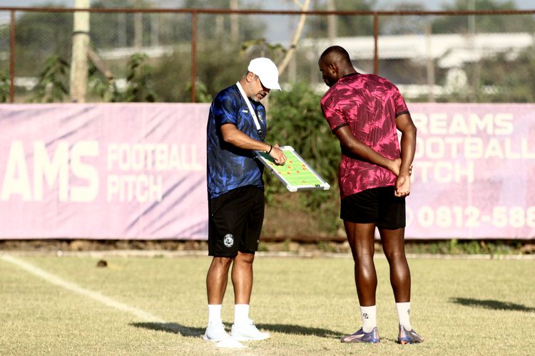 Arema FC Tak Sekadar Mengejar Trofi, Marcos Santos Jadikan Piala Presiden 2026 Fondasi Menuju Musim Baru