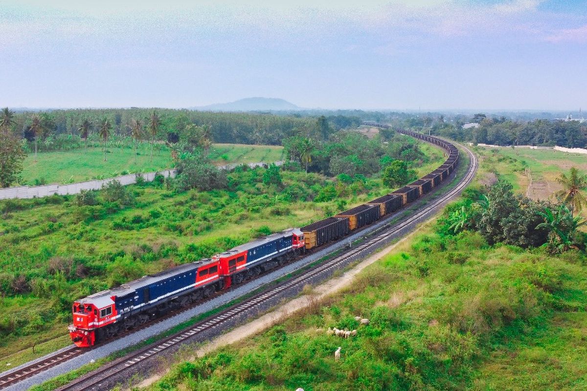 Pada momen Lebaran 2025, KAI memastikan distribusi batu bara tetap berjalan optimal untuk menjaga kestabilan pasokan listrik di berbagai wilayah Indonesia.