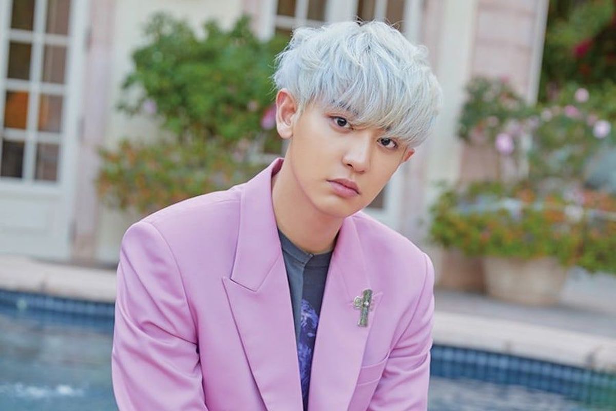 Salah satu member EXO, Park Chanyeol, yang baru saja debut bersama Sehun dalam unit EXO baru bernama EXO-SC.