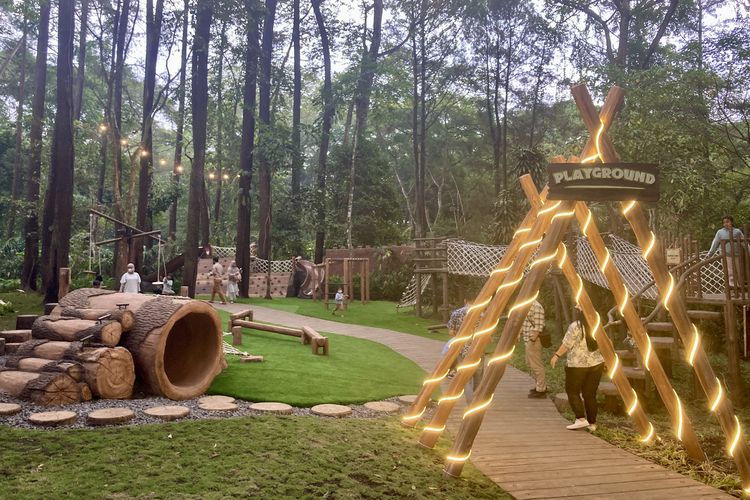 Ilustrasi playground di Enchanting Forest di The Grand Taman Safari Prigen, Jawa Timur.