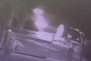 Viral Video Detik-detik KA Menoreh Tabrak Truk Tangki Air di Cirebon