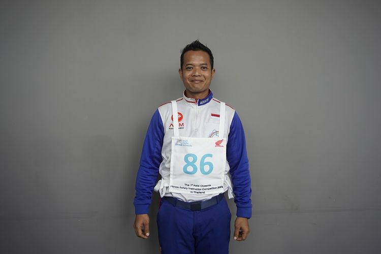 Dwi Oktawijaya berhasil keluar sebagai juara kedua di kelas 150cc di ajang The 1st Honda Asia & Oceania Safety Instructors Competition 2023 di Phuket, Thailand pada 2-4 Februari 2023.