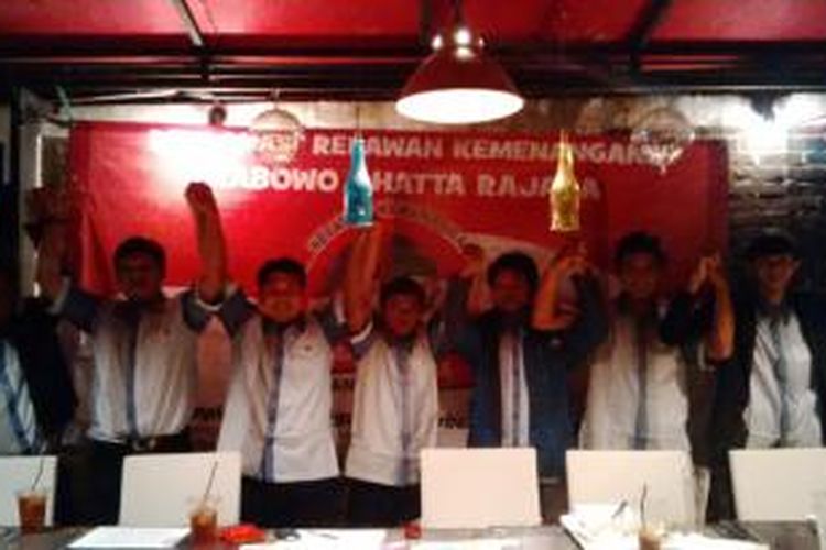 Relawan Kemenangan (Rekan) Prabowo - Hatta mendeklarasikan untuk pasangan Prabowo Subianto - Hatta Radjasa menjadi capres dan cawapres RI 2014 di Bandung, Jawa Barat, Jumat, (9/5/2014) malam.