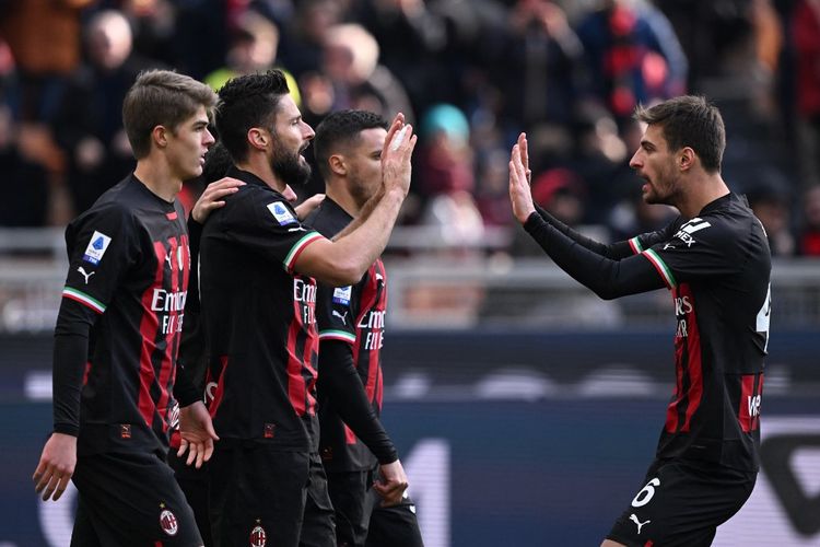 Penyerang AC Milan, Olivier Giroud, merayakan gol pada laga kontra Sassuolo di Stadion San Siro, Milan, pada 29 Januari 2023. Milan kini akan menjamu Tottenham Hotspur pada laga leg pertama babak 16 besar Liga Champions pada Rabu (15/2/2023) dini hari WIB. Terkini, AC Milan akan melawan Atalanta pada pekan ke-24 Liga Italia 2022-2023. Laga Milan vs Atalanta dijadwalkan berlangsung di Stadion San Siro pada Senin (27/2/2023) dini hari WIB.