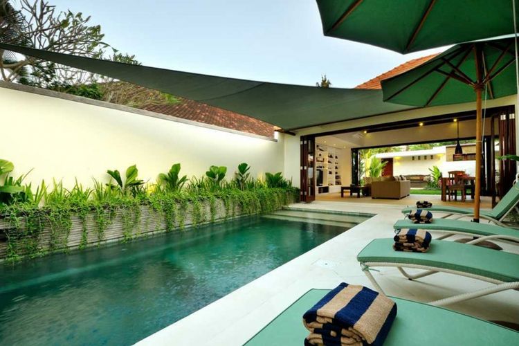 Desain kolam renang Chris & Jennifer Villa di Bali karya OG Architects.