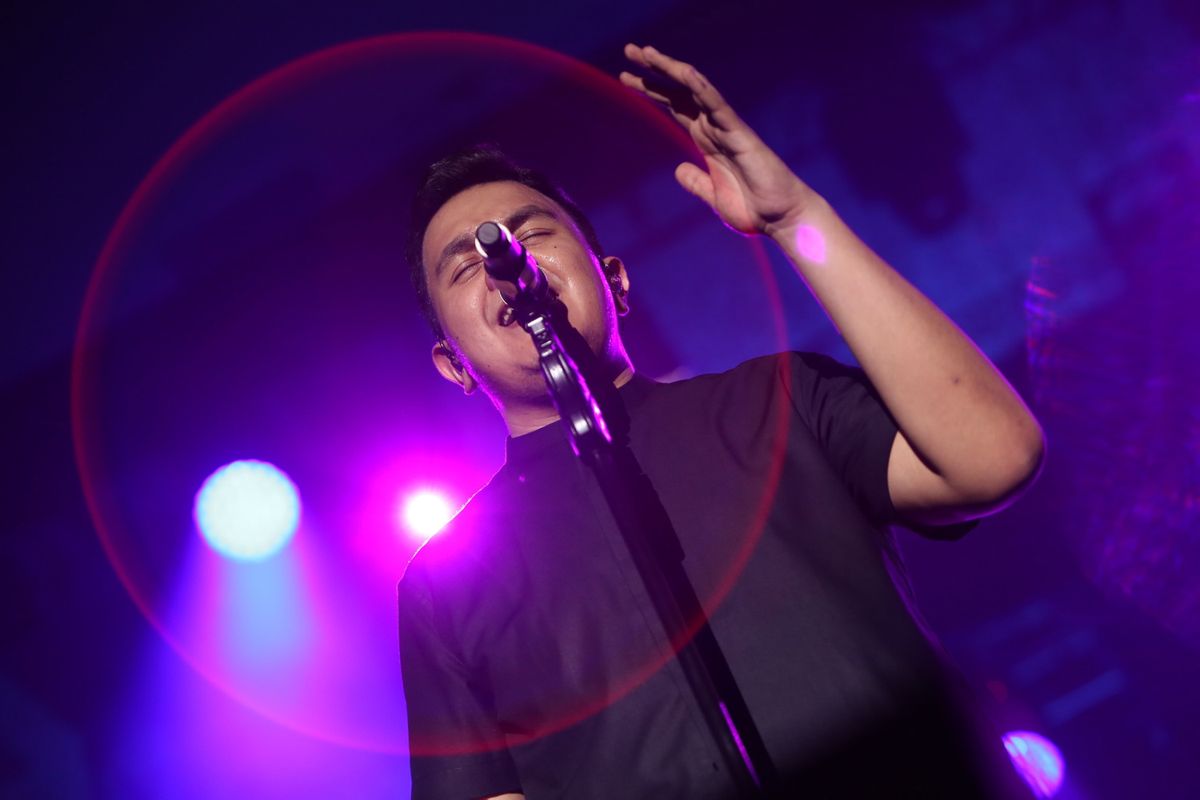 Tulus tampil pada hari pertama Java Jazz Festival 2017 di JI Expo Kemayoran, Jakarta, Jumat (03/03/2017). Festival musik tahunan berskala dunia ini berlangsung hingga Minggu, 5 Maret mendatang.