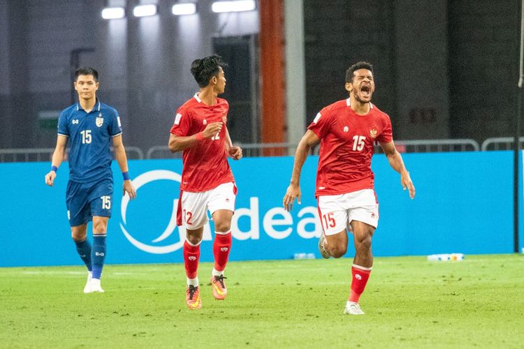 Reaksi gelandang timnas Indonesia, Ricky Kambuaya, pada laga leg 2 final Piala AFF 2020 kontra Thailand di Stadion Nasional, Singapura, pada Sabtu (1/1/2022).