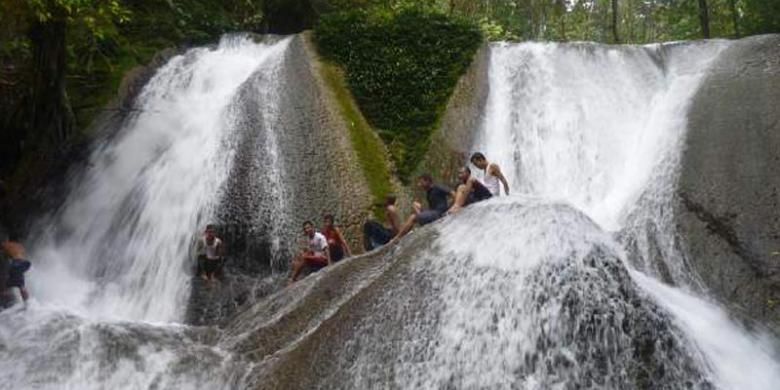 Air Terjun Tujuh Bidadari di Aceh Utara, Provinsi Aceh.