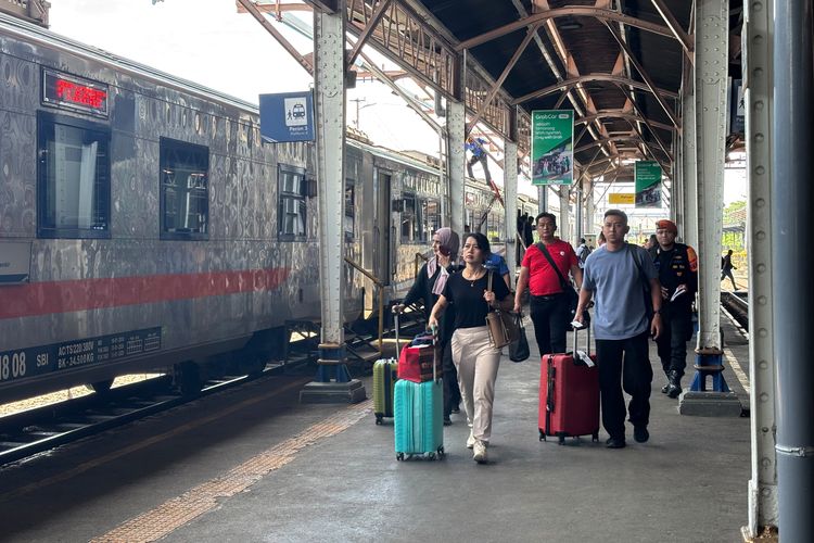 Stasiun Pekalongan Layani 11.545 Penumpang Saat Erupsi Anak Krakatau