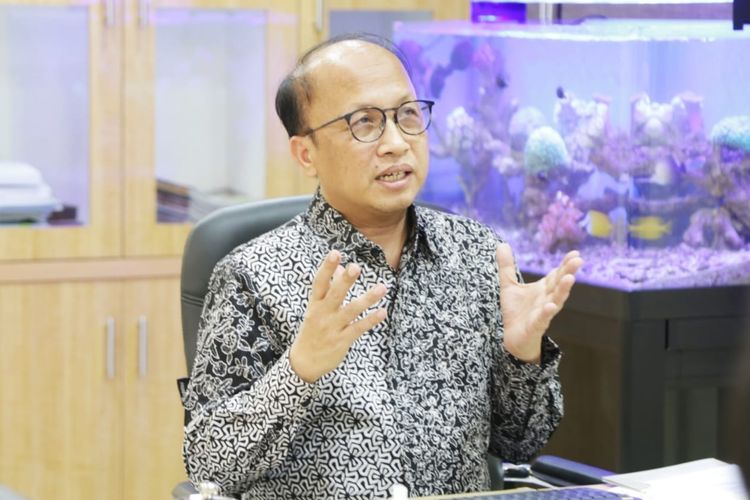 Sekretaris Jenderal (Sekjen) Kemenaker Anwar Sanusi saat menghadiri Rapat Kerja (Raker) Teknis Badan Perencanaan dan Pengembangan (Barenbang) Ketenagakerjaan Tahun 2021 secara virtual di Jakarta, Rabu (16/6/2021).
