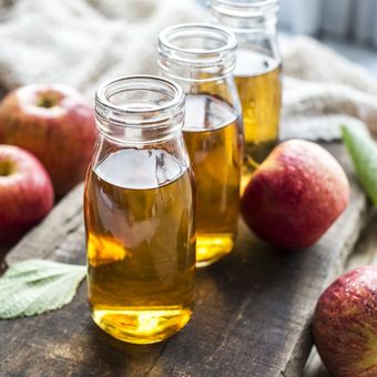 Cuka sari apel mungkin juga bisa membantu sebagai salah satu minuman untuk mengecilkan perut.