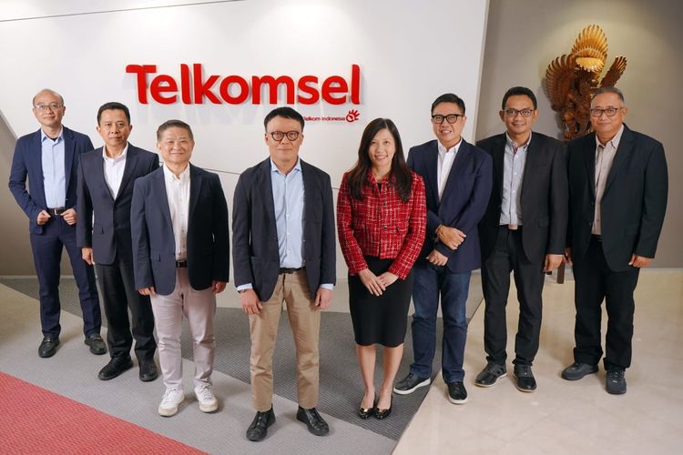 RUPST Telkomsel: Wamen LH Diaz Hendropriyono Jadi Komut, Wamendes Ahmad Riza Patria Komiisaris