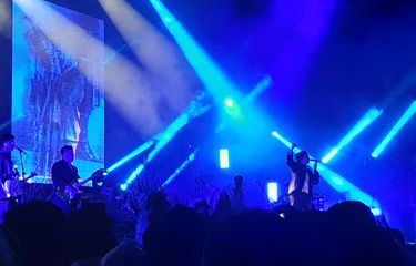 Konser Penyanyi Hindia di Blue Valley House of Communion, Jakarta International Velodrome, Jakarta Timur, Sabtu (30/9/2023)