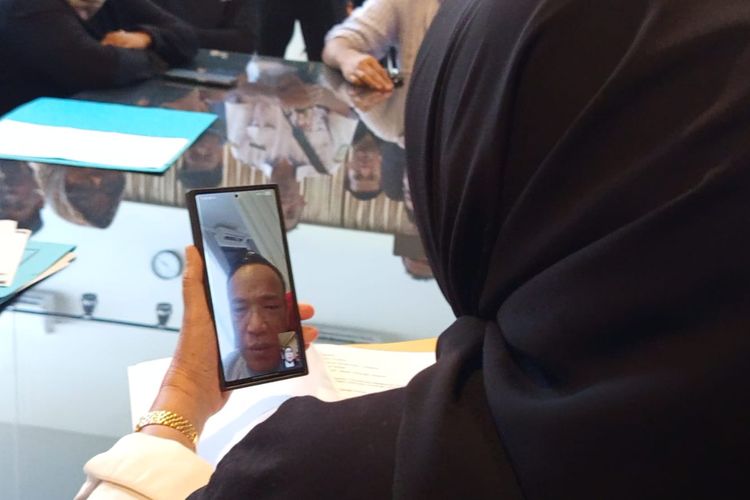 Bupati Lumajang Indah Amperawati telpon wamenaker Immanuel Ebenezer laporkam dugaan penahanan ijazah oleh PT WDX, Rabu (18/6/2025)