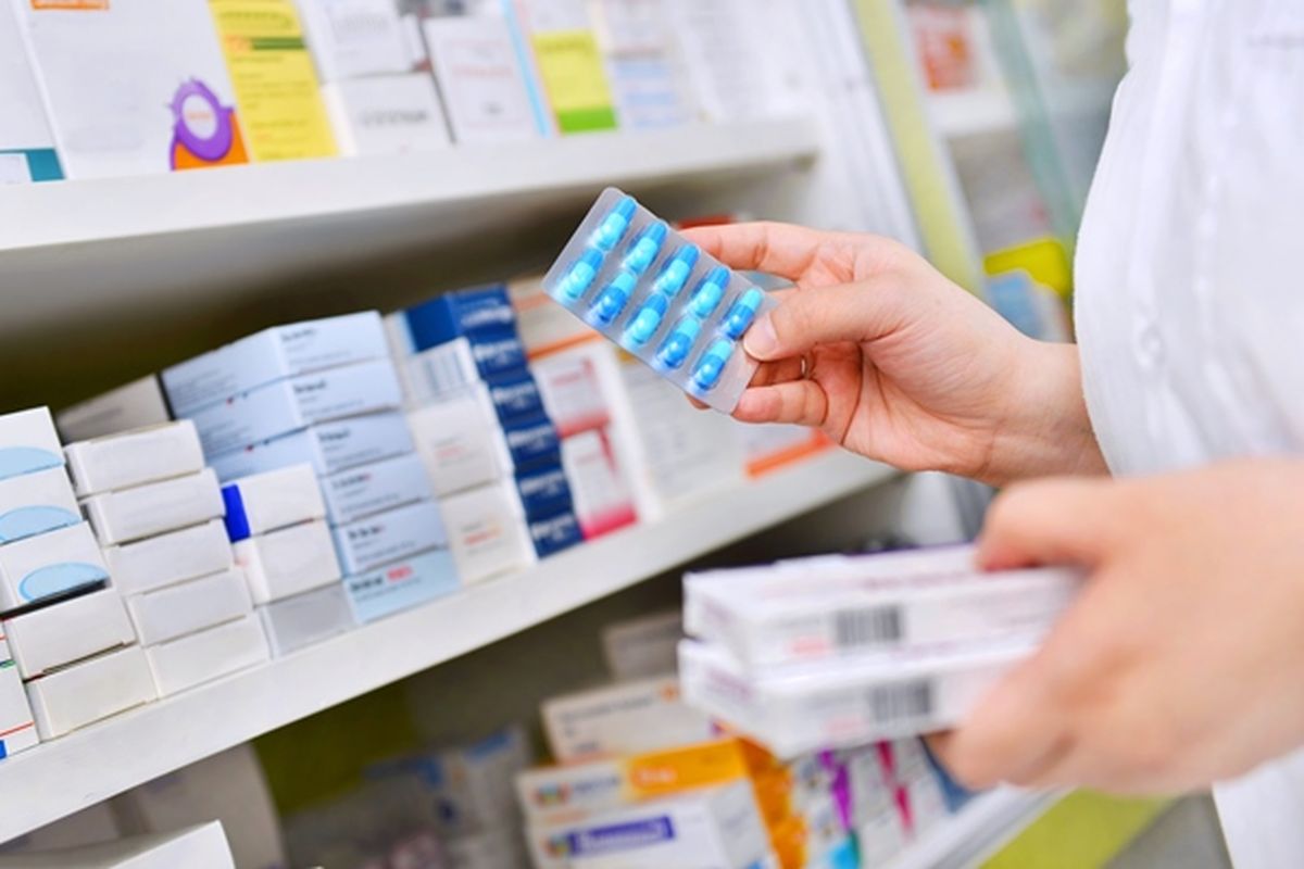 Ilustrasi antibiotik, obat antibiotik, penjualan obat antibiotik di apotek dan toko obat.