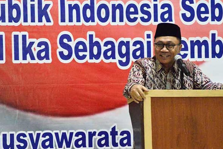 Ketua MPR Zulkifli Hasan menyampaikan pidato di hadapan berbagai perwakilan organisasi kemasyarakatan Islam se-Kabupaten Bogor di sebuah hotel, Kabupaten Bogor, Jawa Barat, Rabu (21/6) siang.