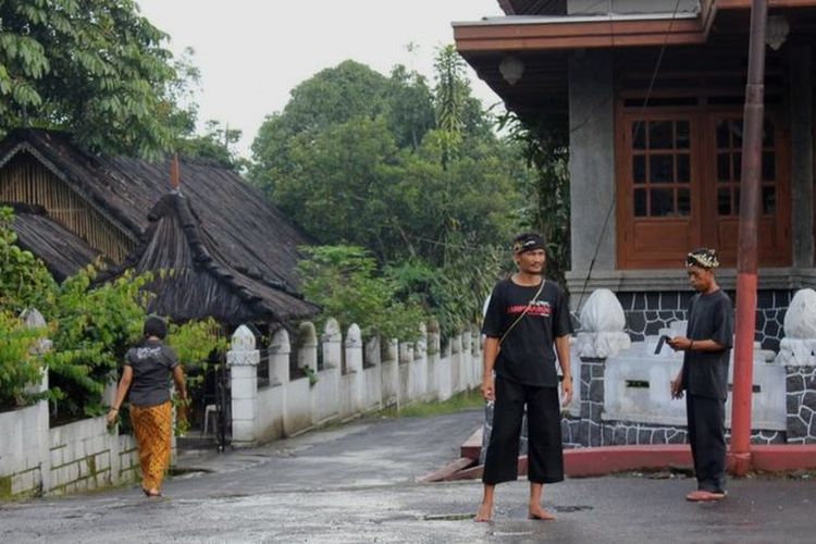 Penghayat Sunda Wiwitan di Kampung Cigugur, Kuningan Jawa Barat.