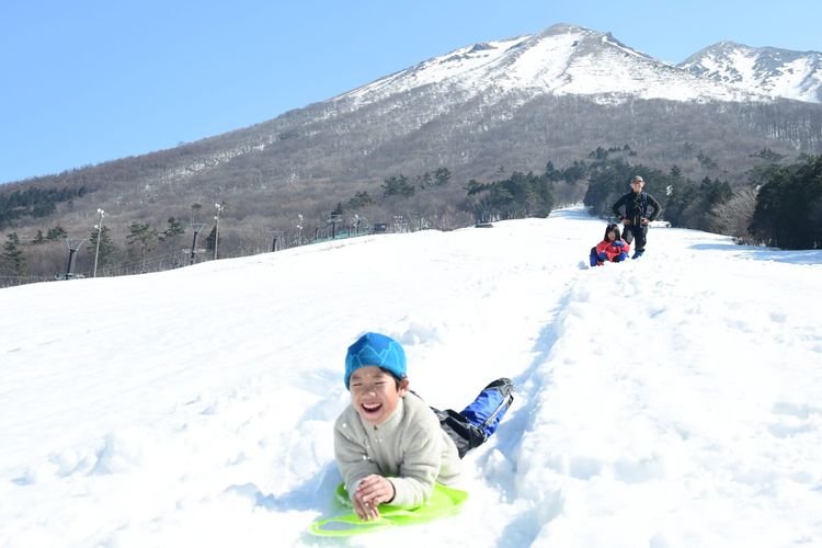 Pemandangan saat musim salju di area ski Gunung Daisen, Tottori, Jepang.
