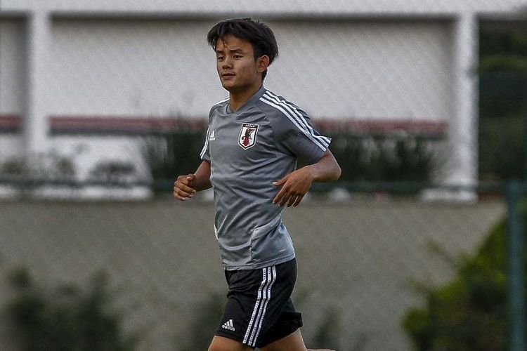 Pemain Jepang, Takefusa Kubo, berlatih bersama timnnya di Sao Paulo, Brasil, pada 13 Juni 2019, jelang tampil di turnamen Copa America 2019.  