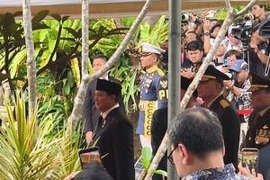 Prabowo Jadi Inspektur Upacara Pemakaman Try Sutrisno di TMP Kalibata