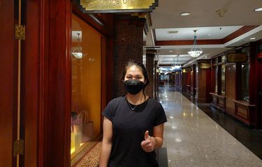 Pemain ganda putri Indonesia, Ribka Sugiarto, saat ditemui Kompas.com usai berbelanja di salah satu butik di Westin Resort, Sabtu (13/11/2021). 