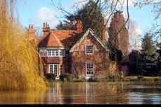 Inggris Dilanda Banjir, Rumah George Michael Nyaris Tenggelam
