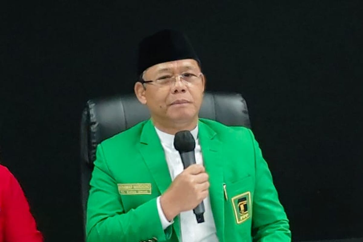 Pelaksana Tugas (Plt) Ketua Umum PPP Muhamad Mardiono (tengah) dalam konferensi pers usai rapat konsolidasi partai pengusung Ganjar, Rabu (13/9/2023).