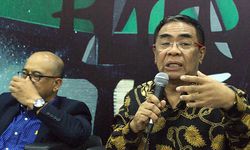 Anggota Komisi II DPR: LGBT Tidak Boleh Mengekspos Perilakunya