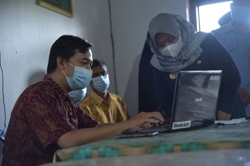 Siswa Tak Mampu di Sleman Dibantu Mendaftar PPDB dari Rumah