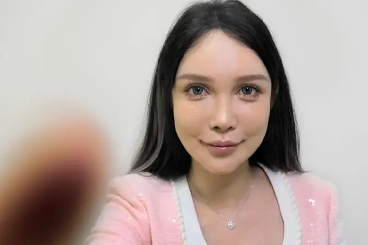 Penampilan Abby Wu, Influencer China yang Sudah 100 Kali Operasi Plastik