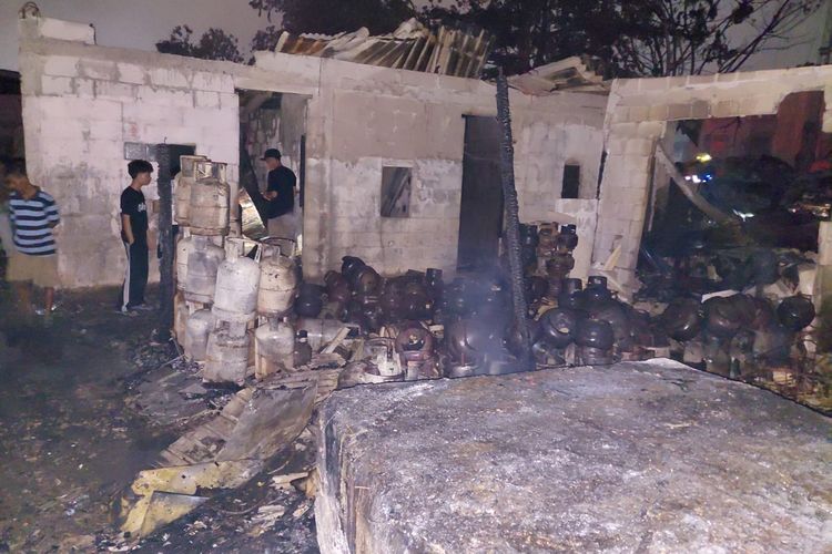 Kebakaran di Kapuk Muara Jakut: Diduga Dipicu Penyuntikan Gas, 12 Kontrakan Hangus, Kerugian Rp 500 Juta