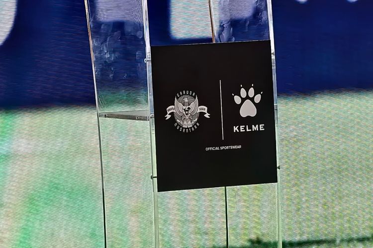 Kelme, resmi ditunjuk sebagai aparel baru Timnas Indonesia, menggantikan Erspo. Kabar ini diumumkan melalui konferensi pers di Jakarta, Jumat (23/1/2026).